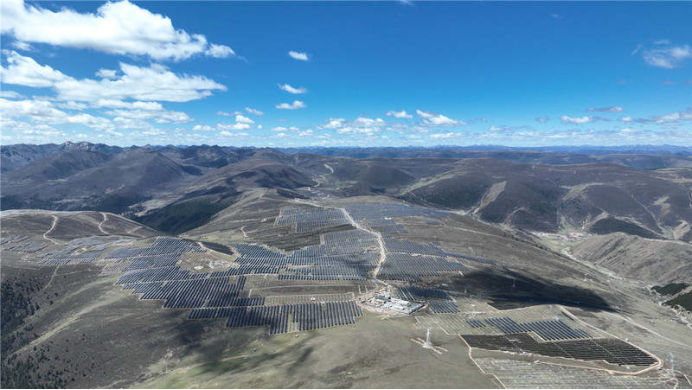 四川瑞康參建的全球最大、海拔最高的 水光互補電(diàn)站正式投産(chǎn) 四川瑞康參建的全球最大、海拔最高的 水光互補電(diàn)站正式投産(chǎn)